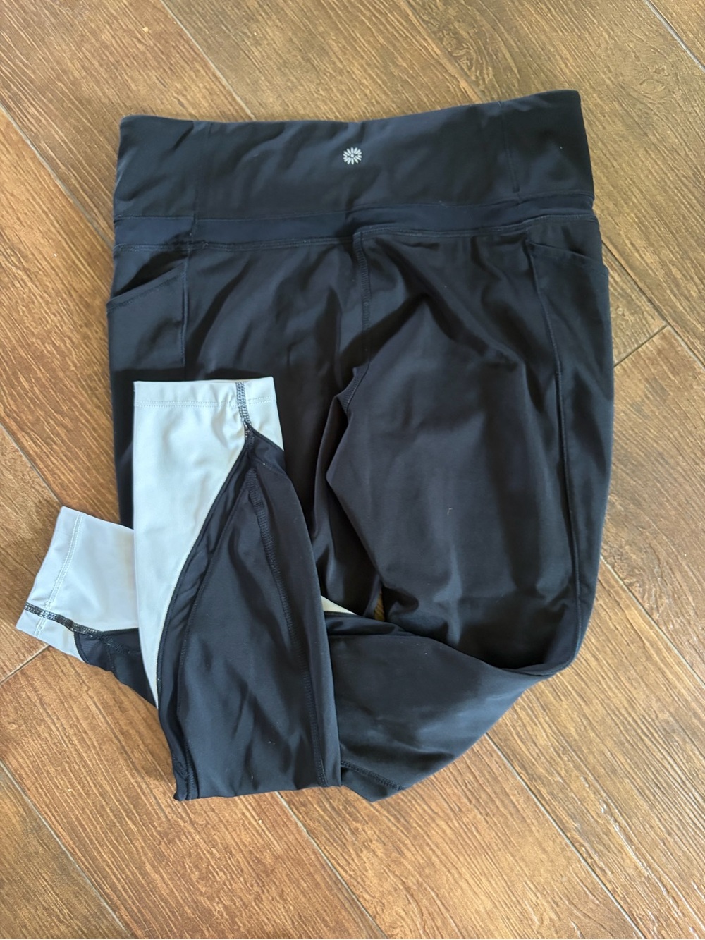 lululemon athletica Black Leggings with Light Gray Inner Cuff